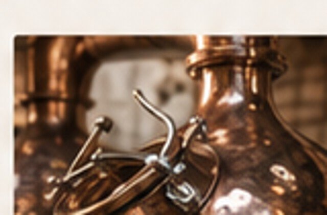 Copper distillation still